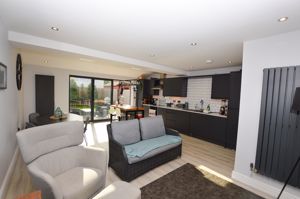 Kitchen/Lounge/Diner- click for photo gallery
